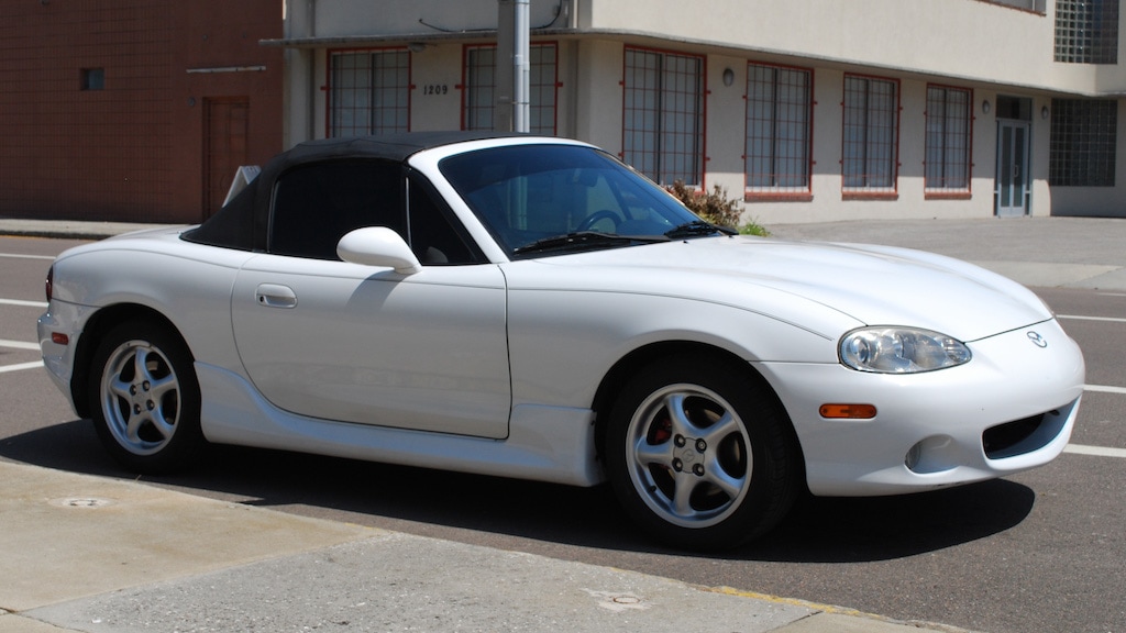Mazda MX-5 NB, one of the best cheap sports cars